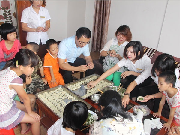 人和集團(tuán)“讓愛(ài)心傳遞文明，讓奉獻(xiàn)精彩城市”公益活動(dòng)圓滿結(jié)束 