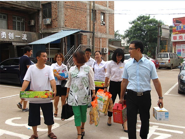 人和集團(tuán)“讓愛(ài)心傳遞文明，讓奉獻(xiàn)精彩城市”公益活動(dòng)圓滿結(jié)束 